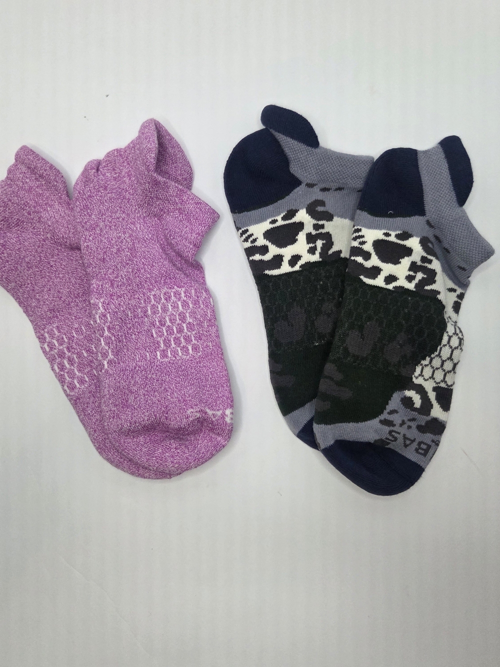 Bombas No-Show Athletic Socks - Pink and Gray Leopard Accent Size Large